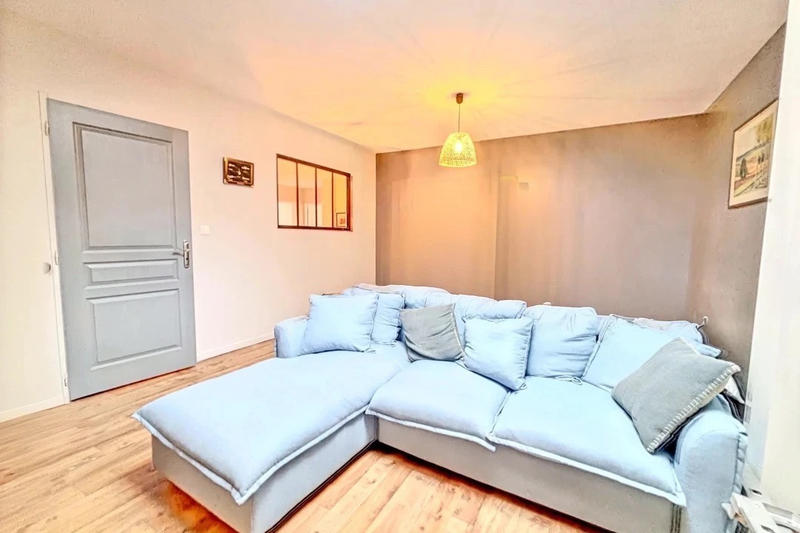 Maison - 310 m² - 8 pièces