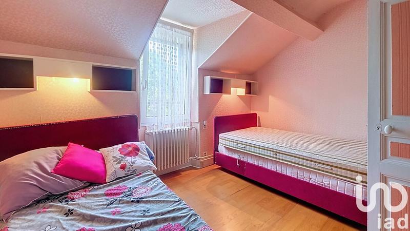 Maison - 215 m² - 9 pièces