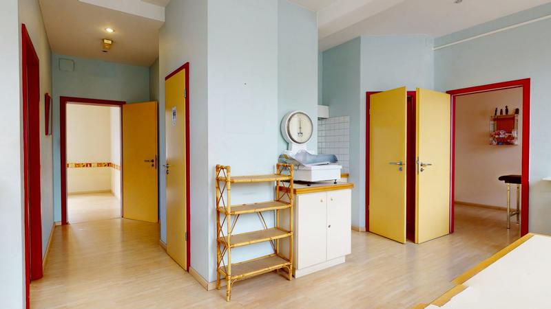 Local d'activités - 141 m² - 5 pièces