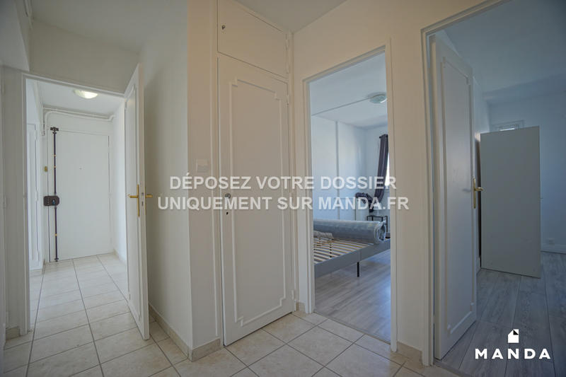 Chambre - 13 m² - 5 pièces