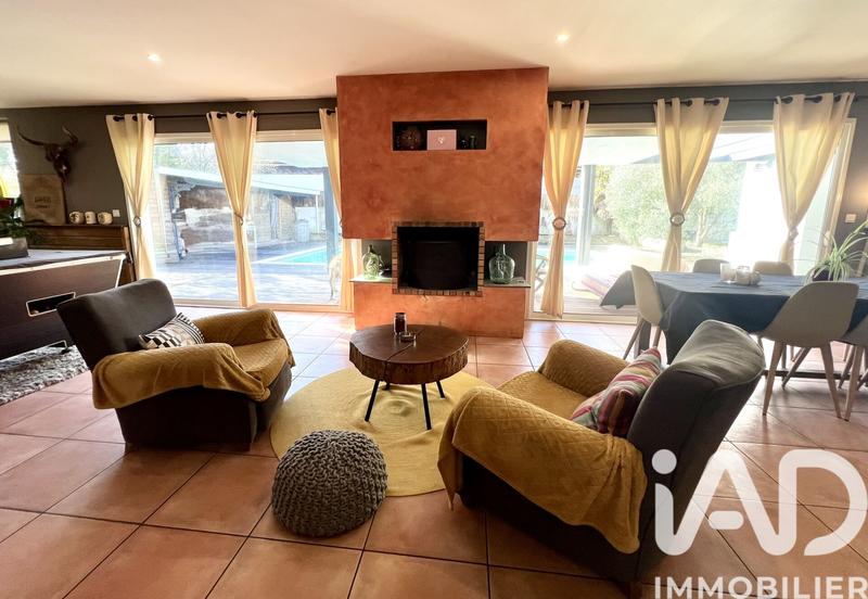 Maison - 270 m² - 8 pièces