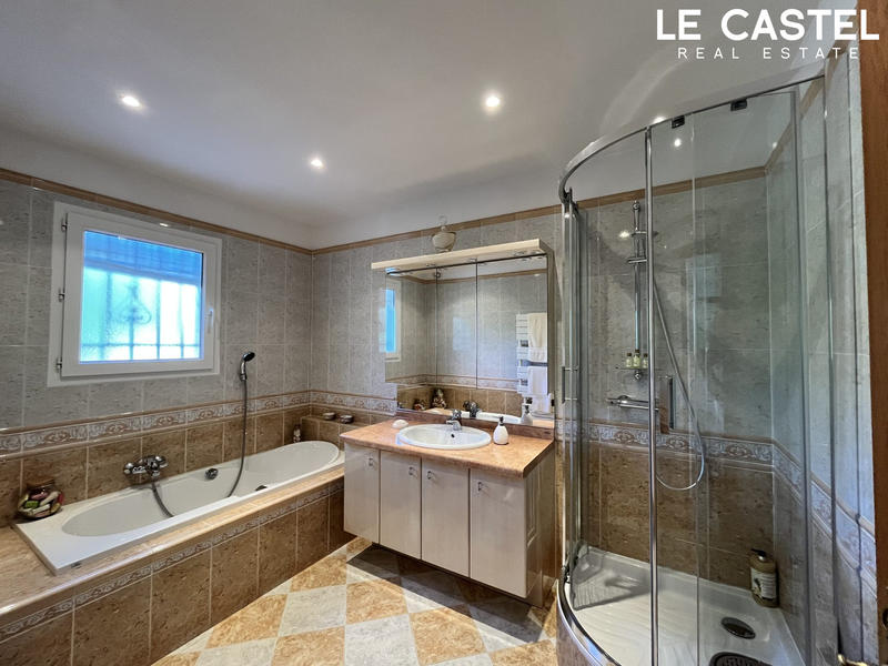 Maison - 190 m² - 6 pièces