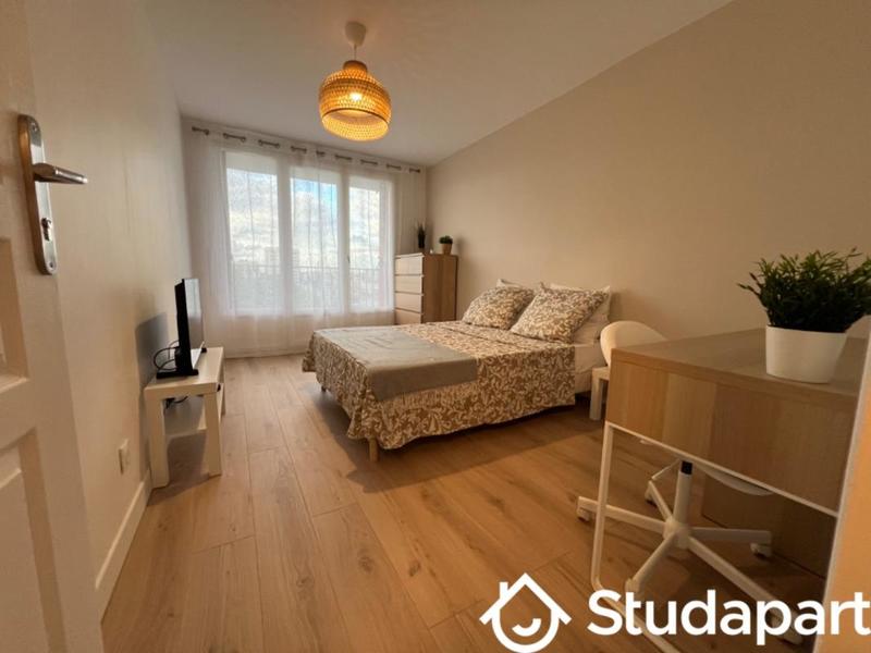 Chambre - 11 m² - 1 pièce