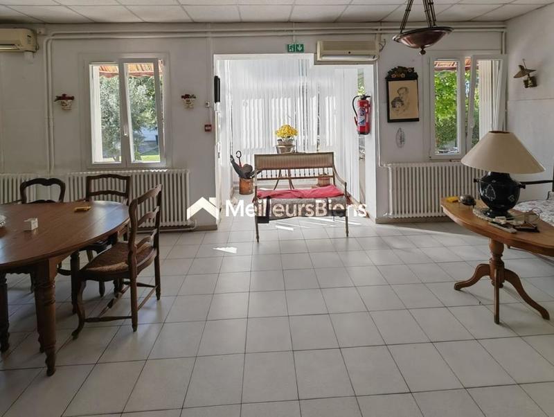 Propriété - 550 m² - 26 pièces