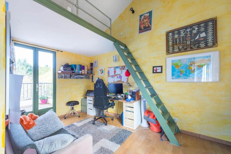 Maison - 215 m² - 9 pièces