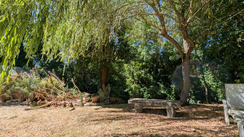 Maison - 305 m² - 13 pièces