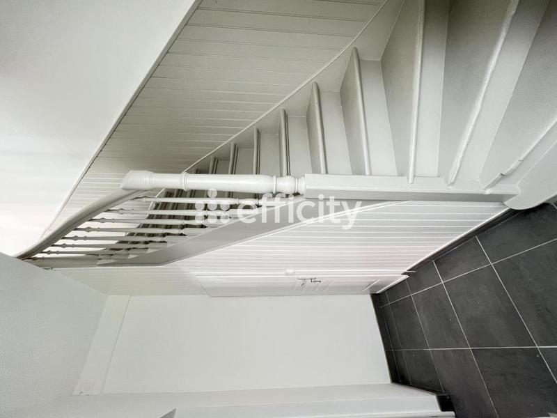 Immeuble - 109 m² - 6 pièces