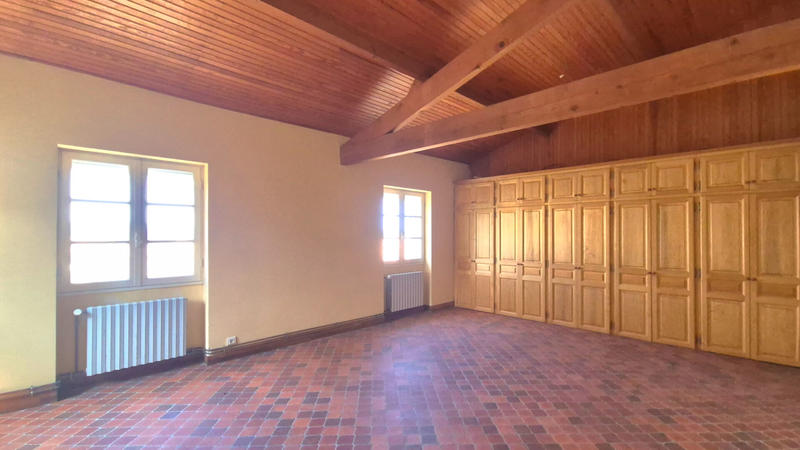 Maison - 219 m² - 7 pièces