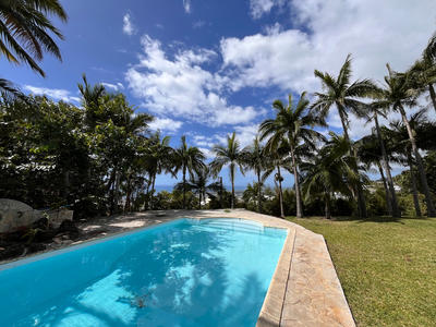 Maison - 300 m² - 9 pièces