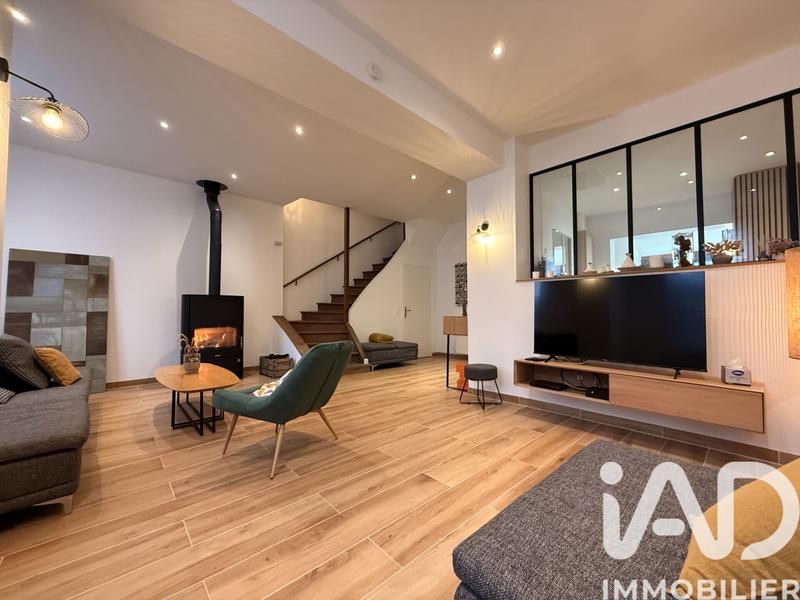 Maison - 207 m² - 7 pièces