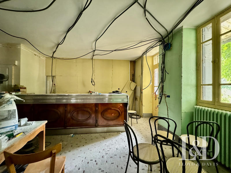 Maison ancienne - 1 490 m² - 40 pièces