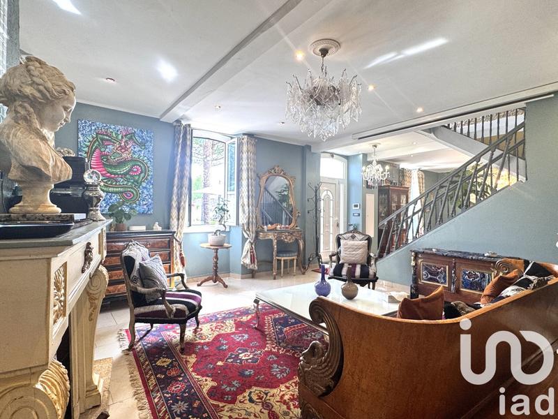 Maison - 181 m² - 7 pièces