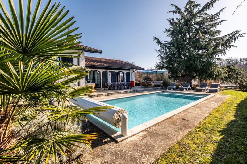 Maison - 206 m² - 7 pièces