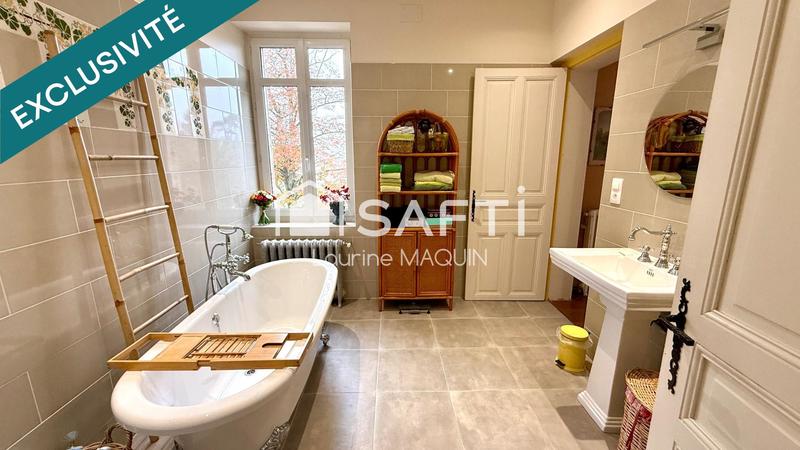 Maison - 207 m² - 8 pièces