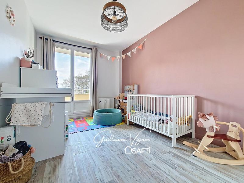 Appartement - 80 m² - 4 pièces