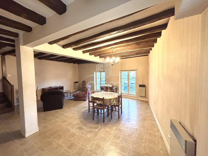 Maison traditionnelle - 141 m² - 8 pièces