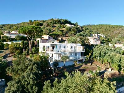 Villa - 260 m² - 5 pièces