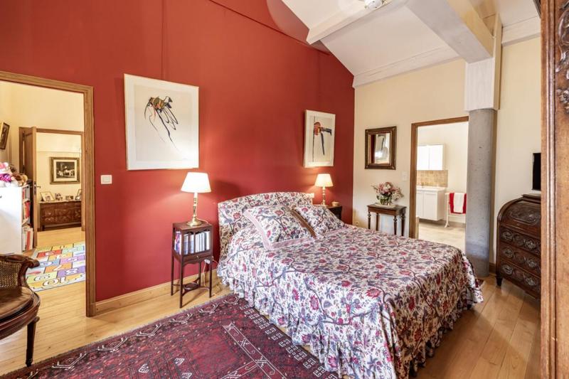 Maison - 320 m² - 8 pièces