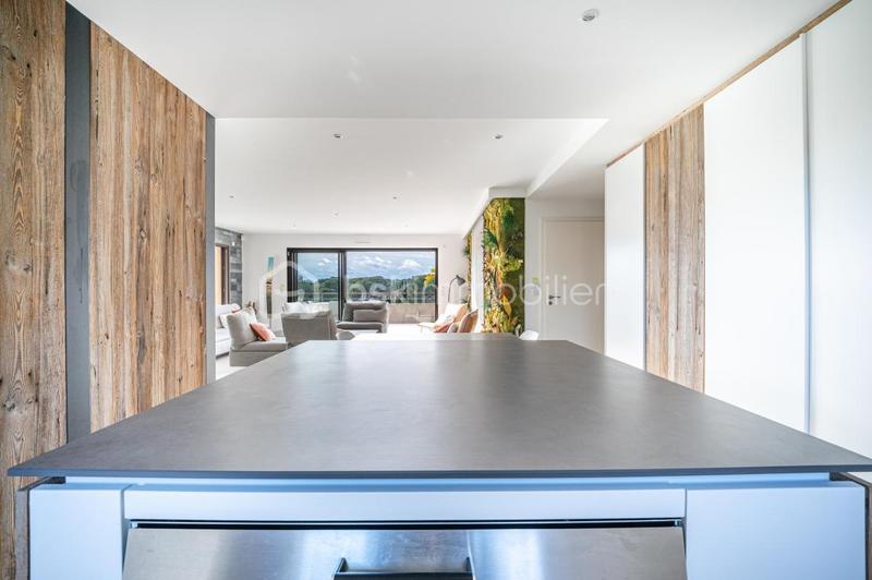 Appartement - 143 m² - 4 pièces