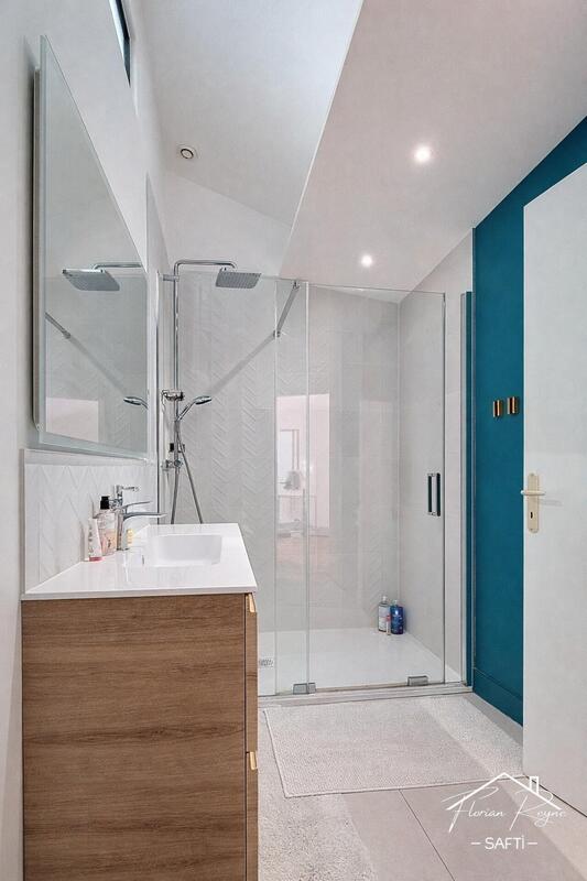 Maison - 234 m² - 8 pièces