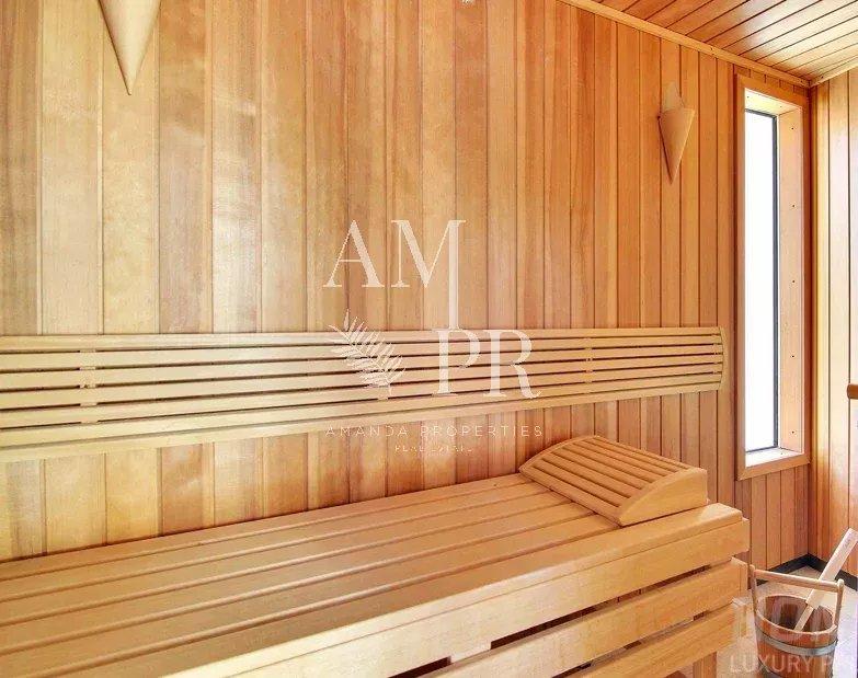 Villa - 600 m² - 12 pièces