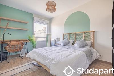 Chambre - 11 m² - 1 pièce