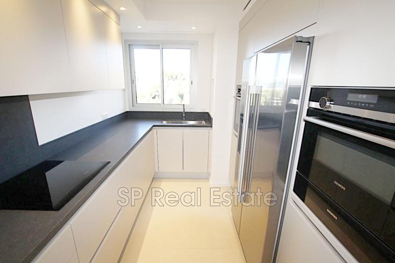 Appartement - 160 m² - 4 pièces