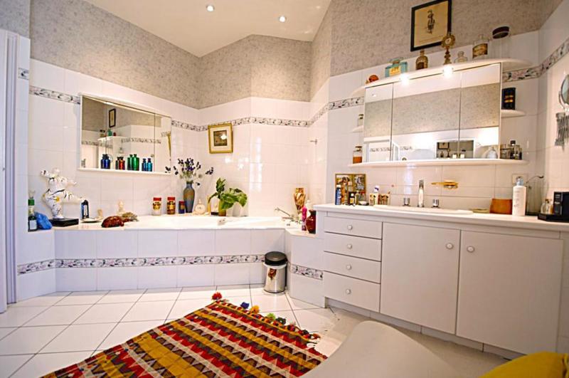 Maison - 525 m² - 10 pièces