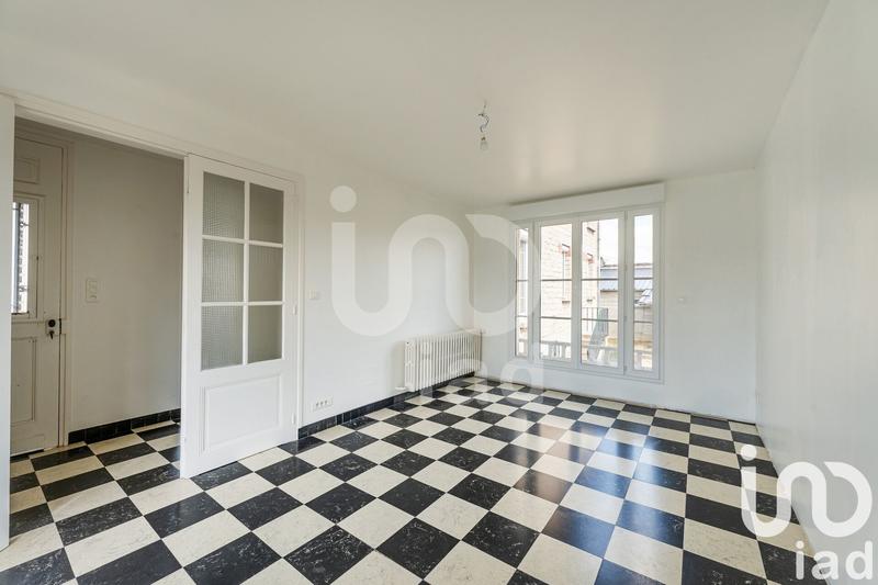 Maison - 248 m² - 9 pièces