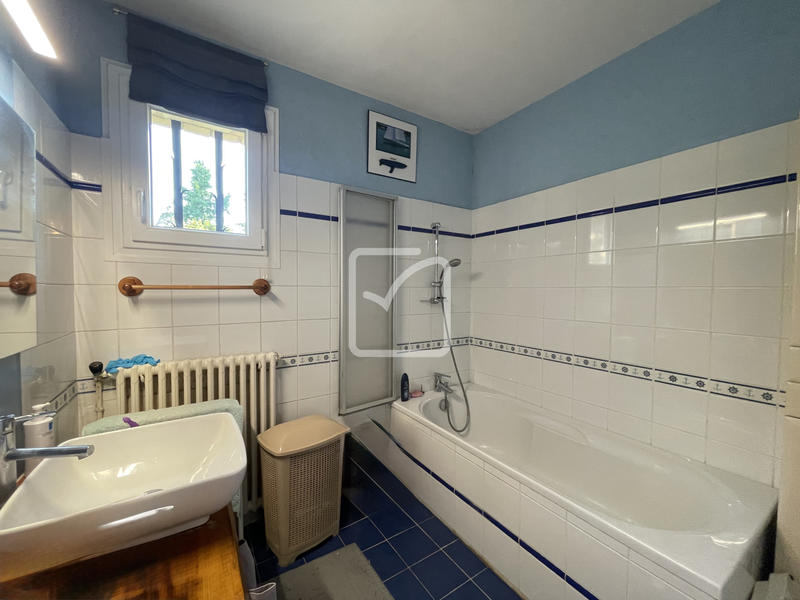 Maison - 160 m² - 8 pièces