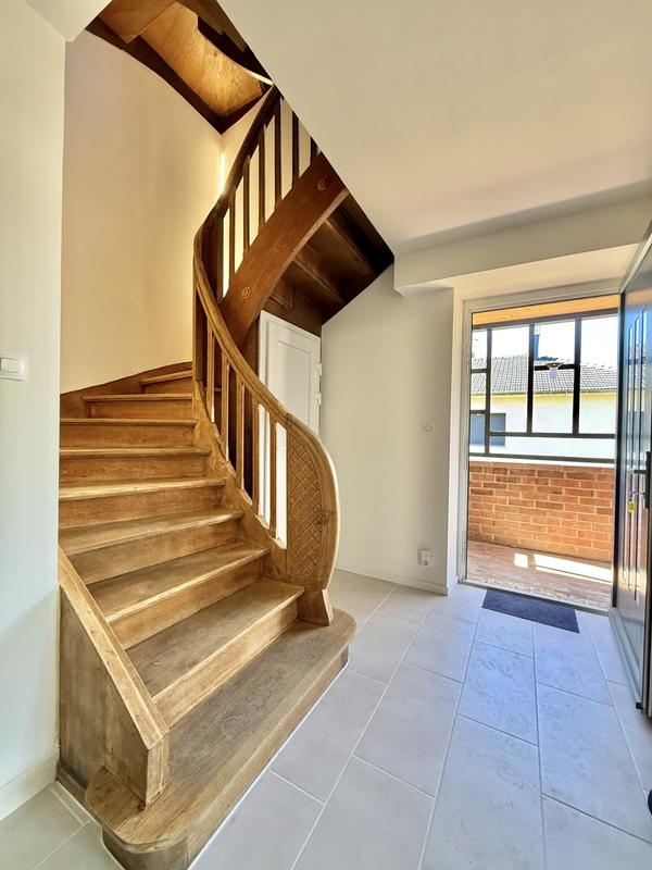 Maison - 121 m² - 7 pièces