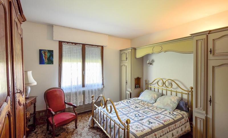 Maison - 335 m² - 11 pièces