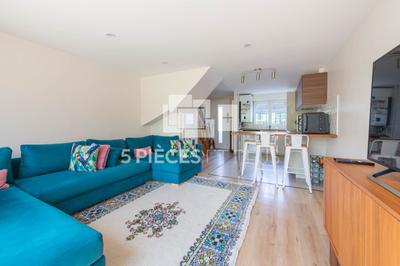 Maison - 94 m² - 5 pièces