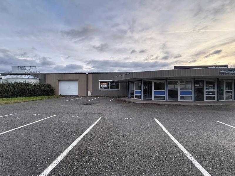 Bureau - 245 m² - 1 pièce