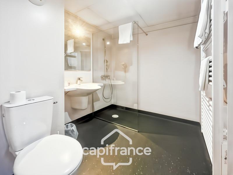 Fonds de commerce - 1 905 m²