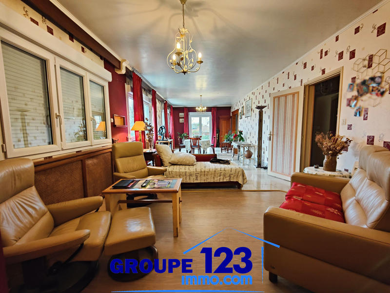 Maison - 166 m² - 8 pièces