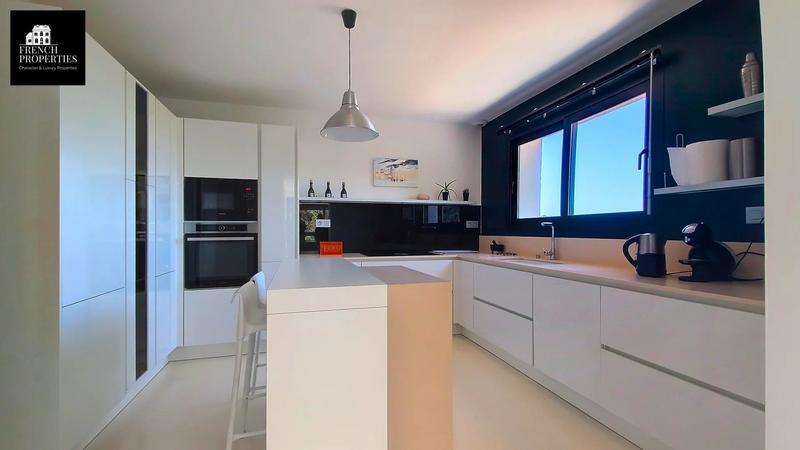 Maison - 185 m² - 7 pièces