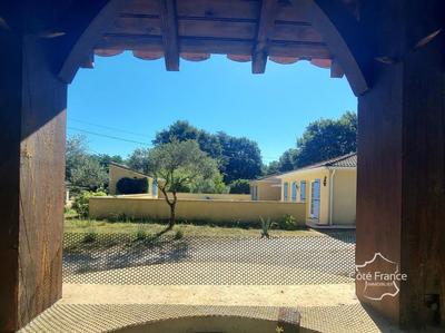 Propriété - 180 m² - 7 pièces