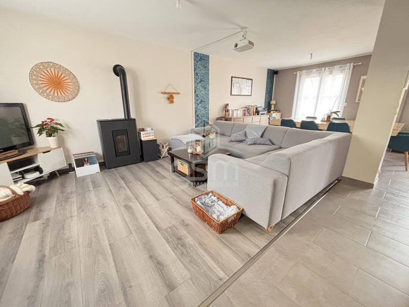 Maison traditionnelle - 162 m² - 6 pièces