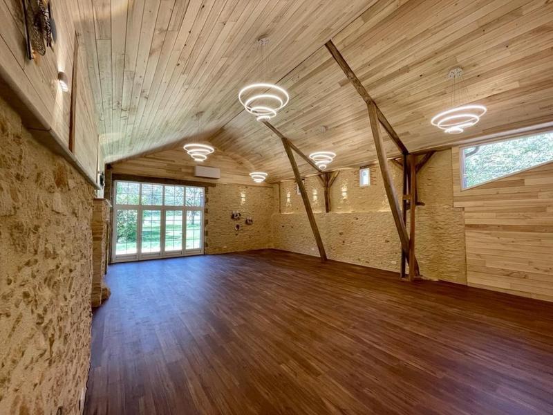 Moulin - 800 m² - 20 pièces