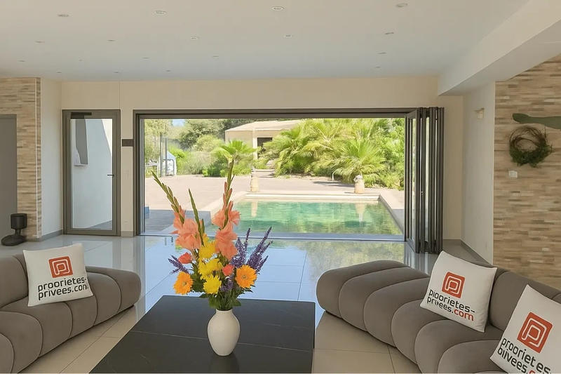 Propriété - 470 m² - 11 pièces