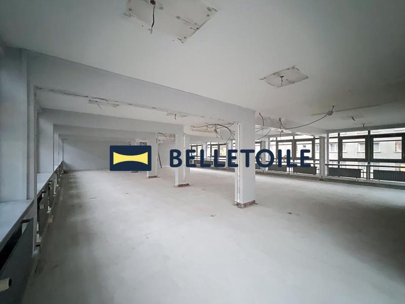 Bureau - 196 m²