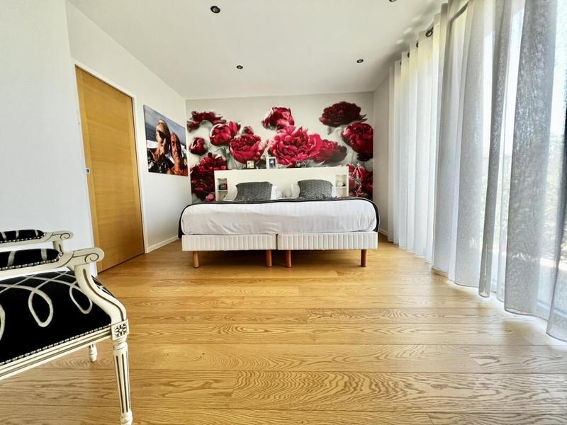 Villa - 185 m² - 6 pièces