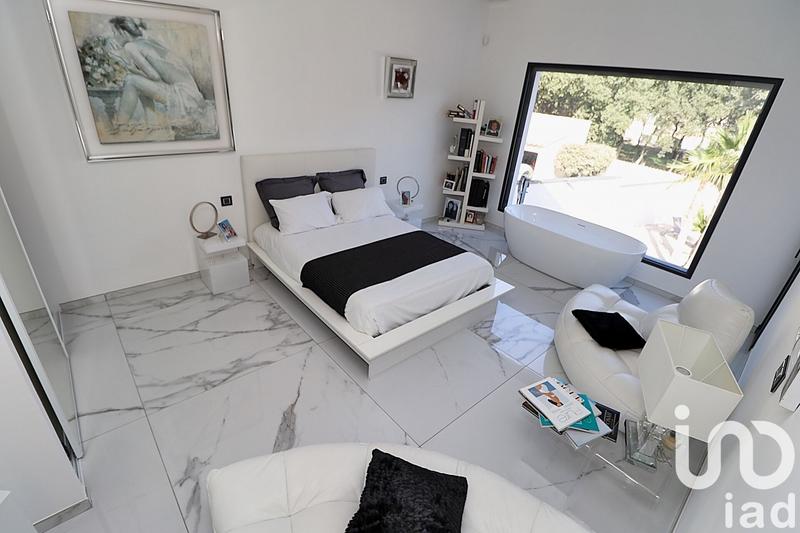 Maison - 210 m² - 4 pièces