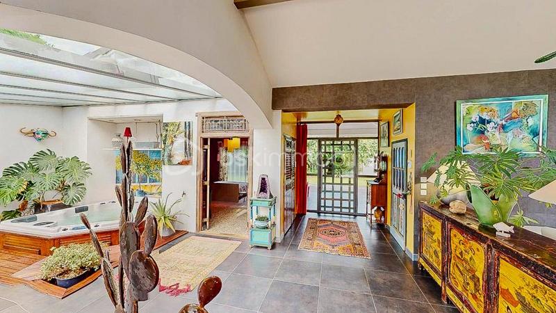 Propriété - 450 m² - 9 pièces