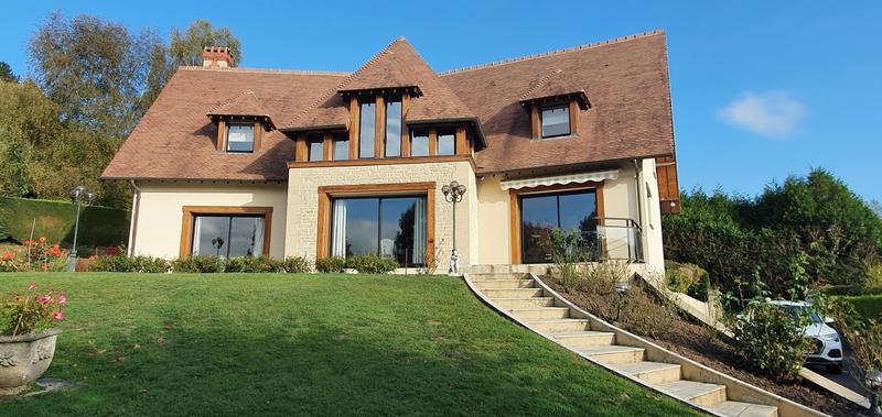 Maison - 255 m² - 8 pièces