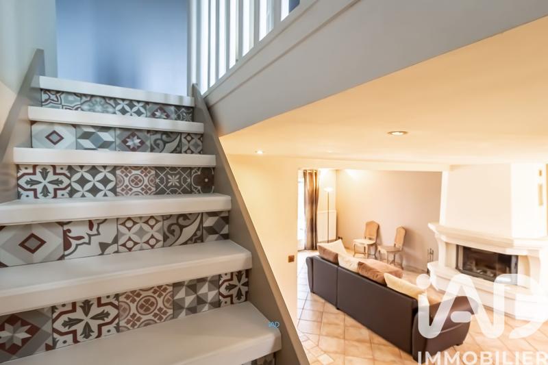 Maison - 180 m² - 7 pièces