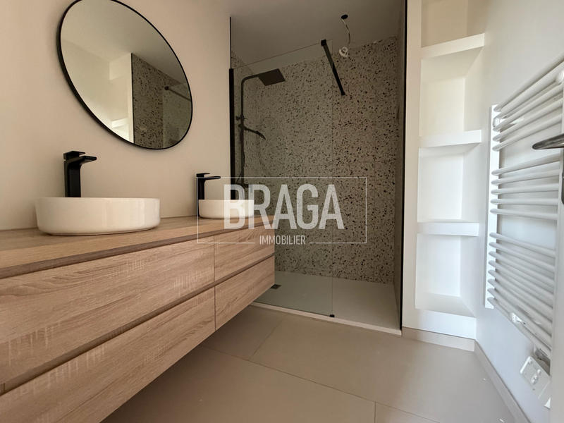 Appartement - 84 m² - 3 pièces