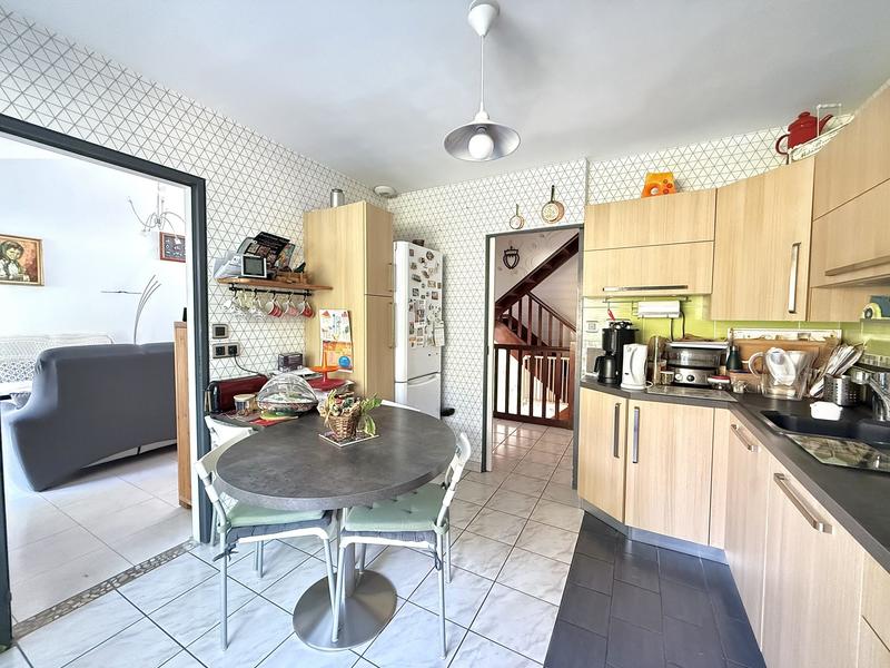 Maison - 99 m² - 5 pièces