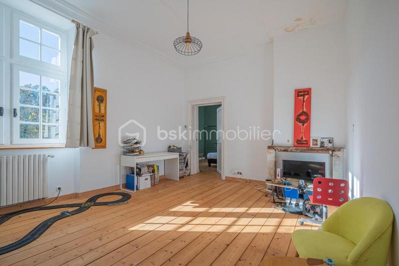 Château - 880 m² - 16 pièces